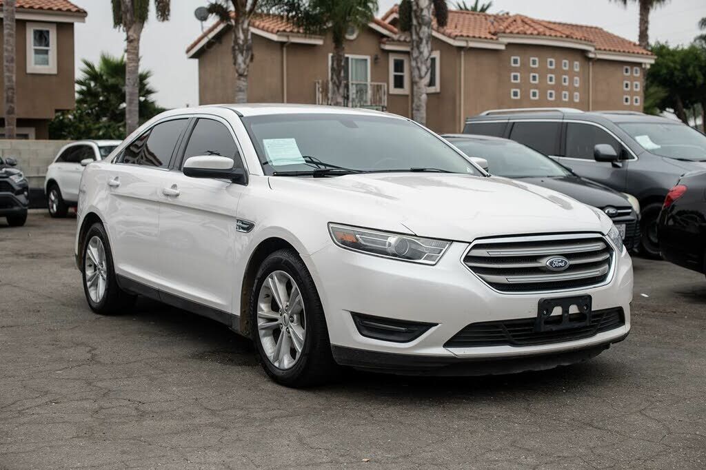2018 FORD Taurus