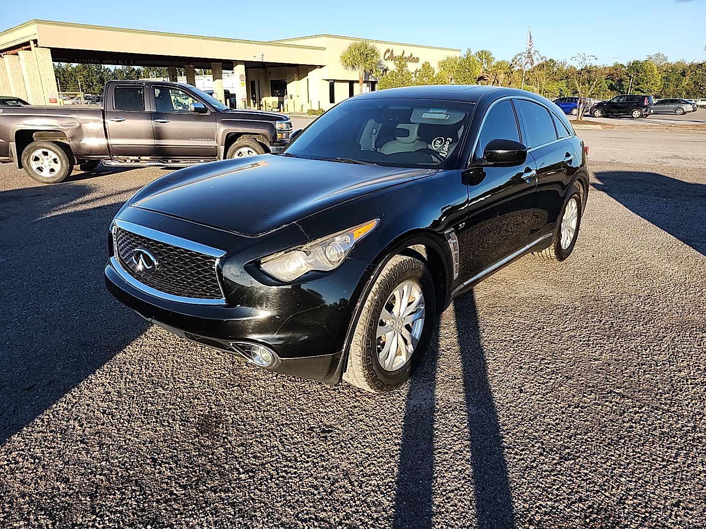 Infiniti QX70