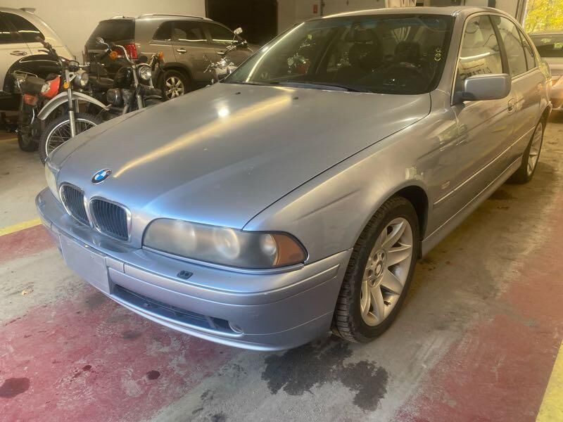 BMW 525i