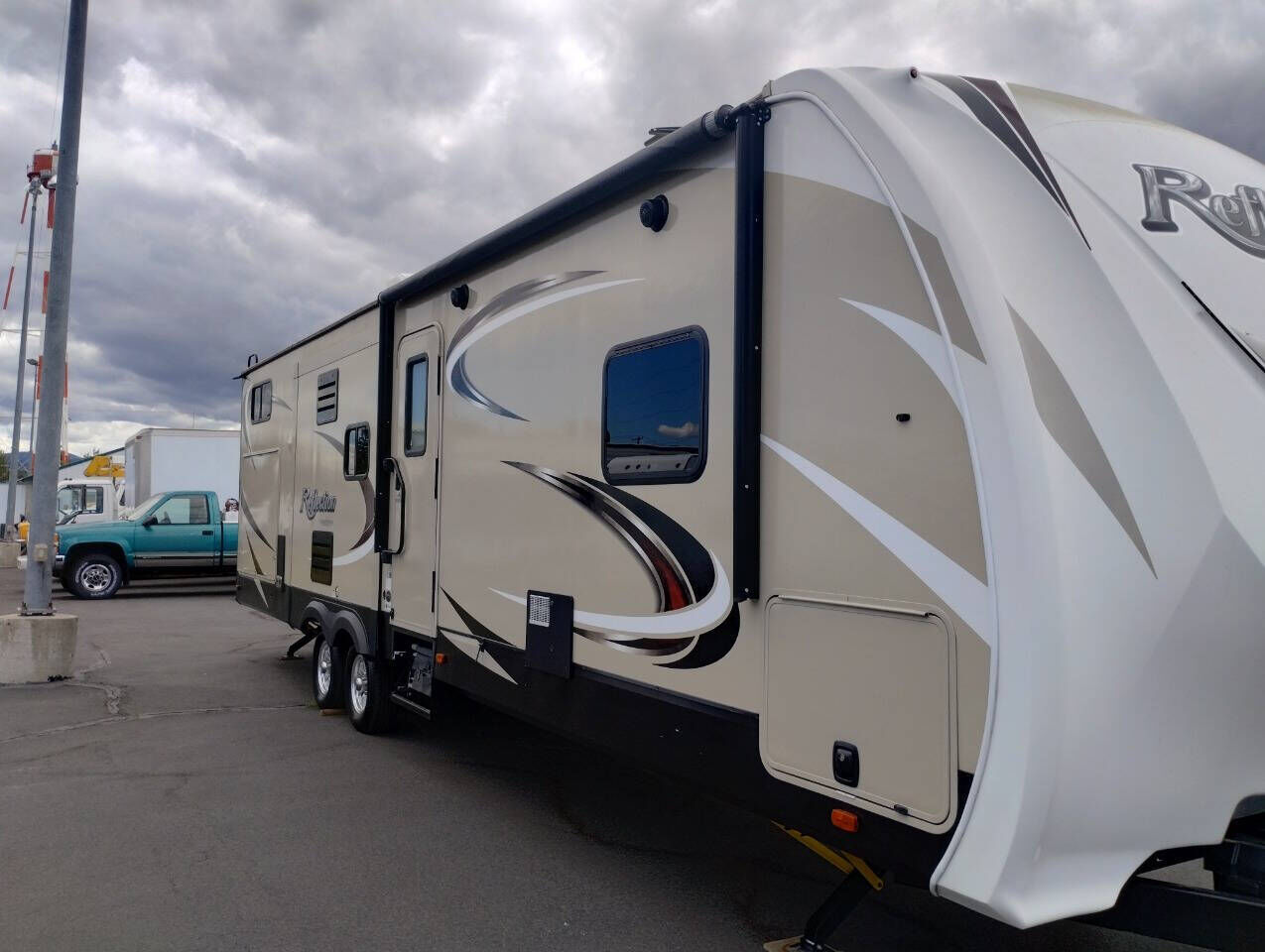 2017 GRAND DESIGN RECREATIONAL Reflection