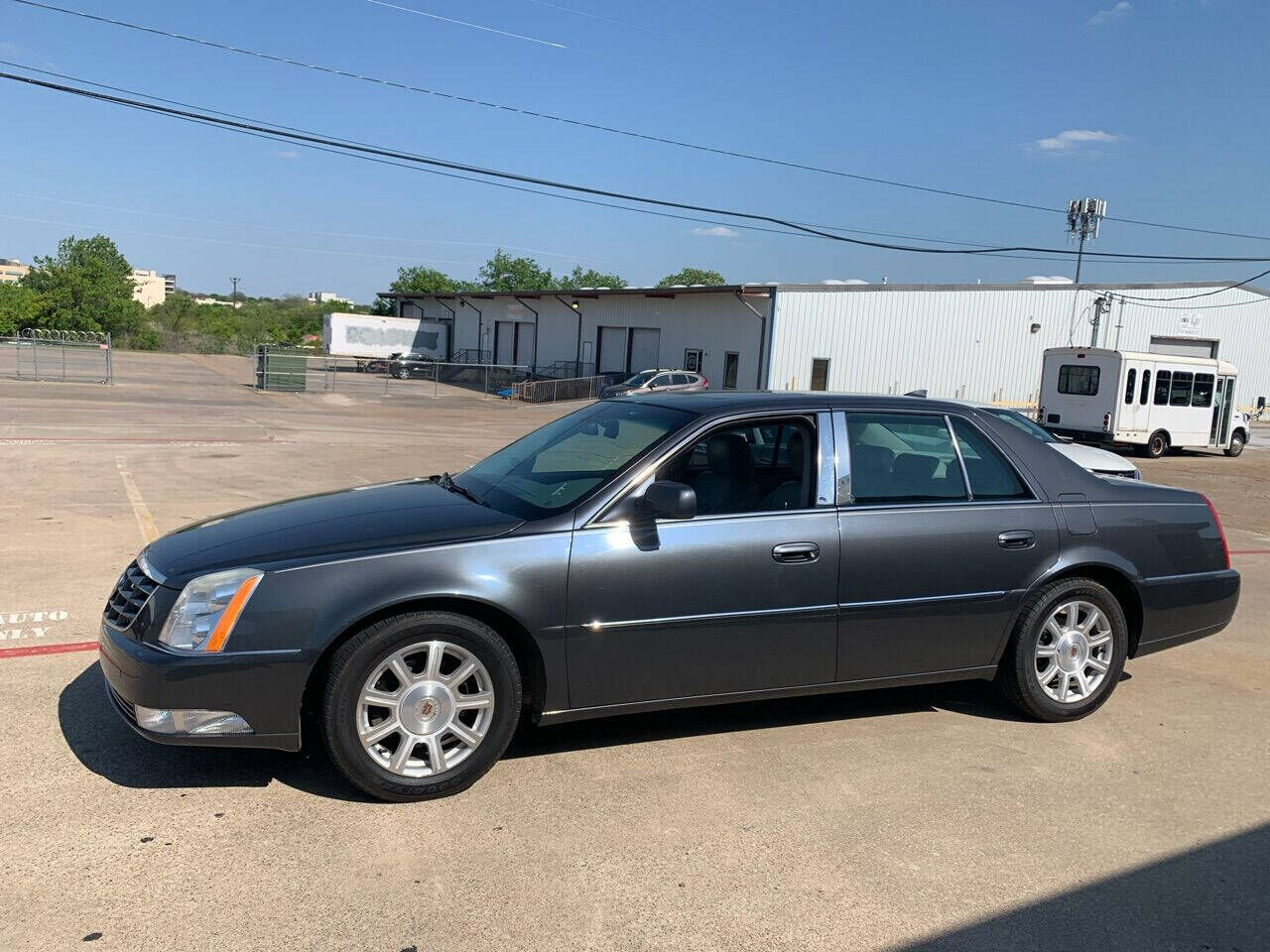 2010 CADILLAC DTS