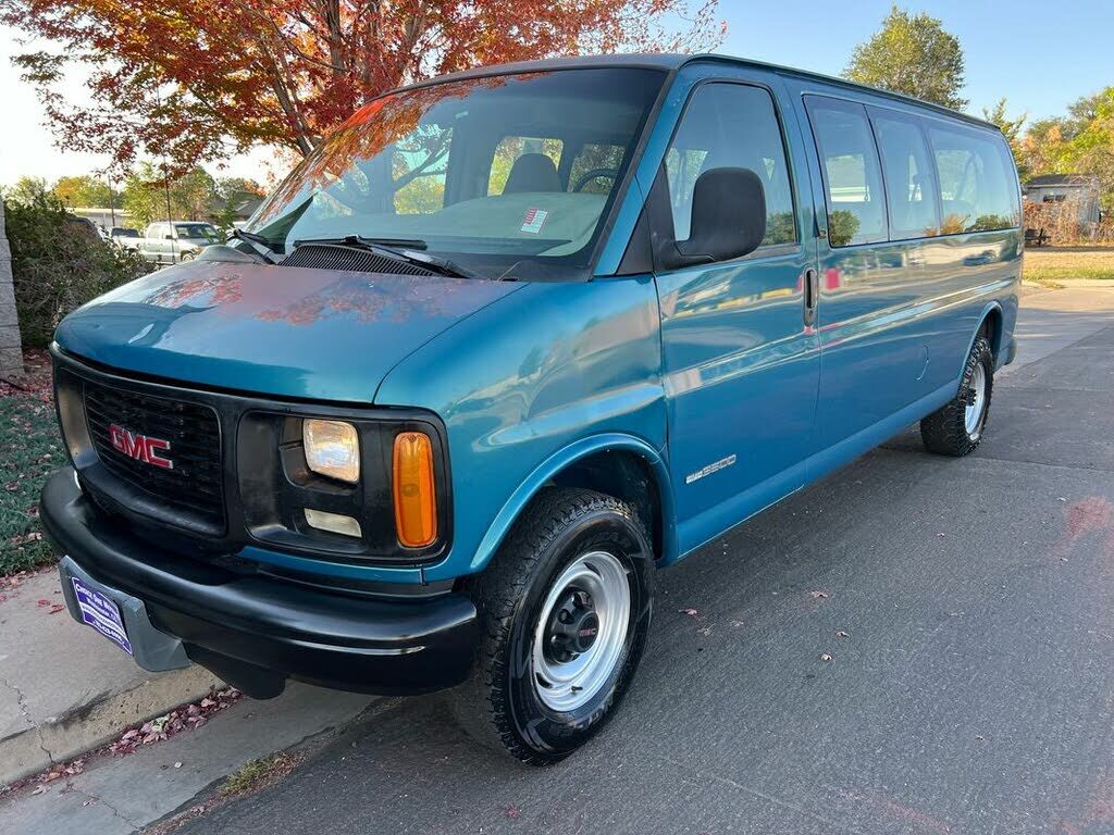 GMC Savana
