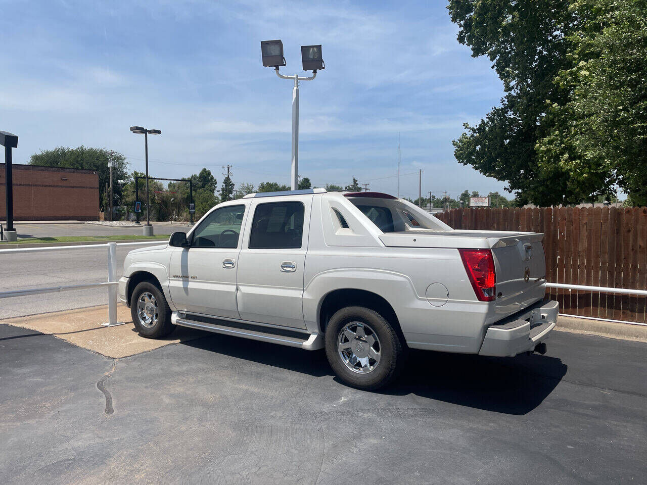 2004 CADILLAC Escalade