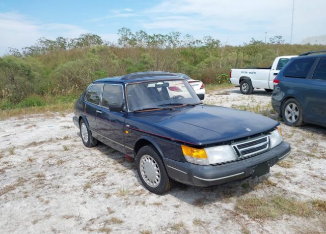 Saab 900