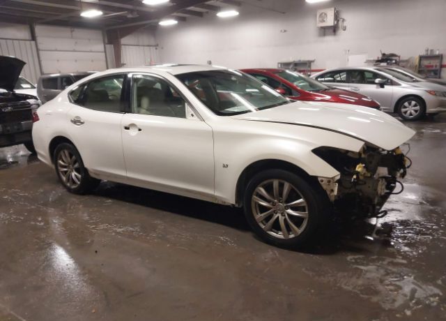 Infiniti Q70