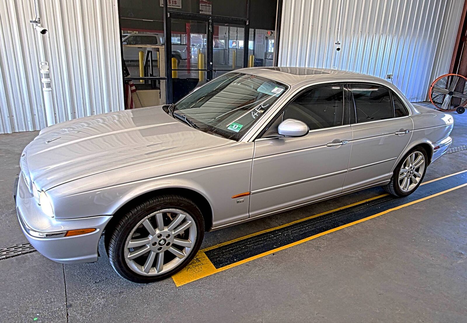 Jaguar XJR