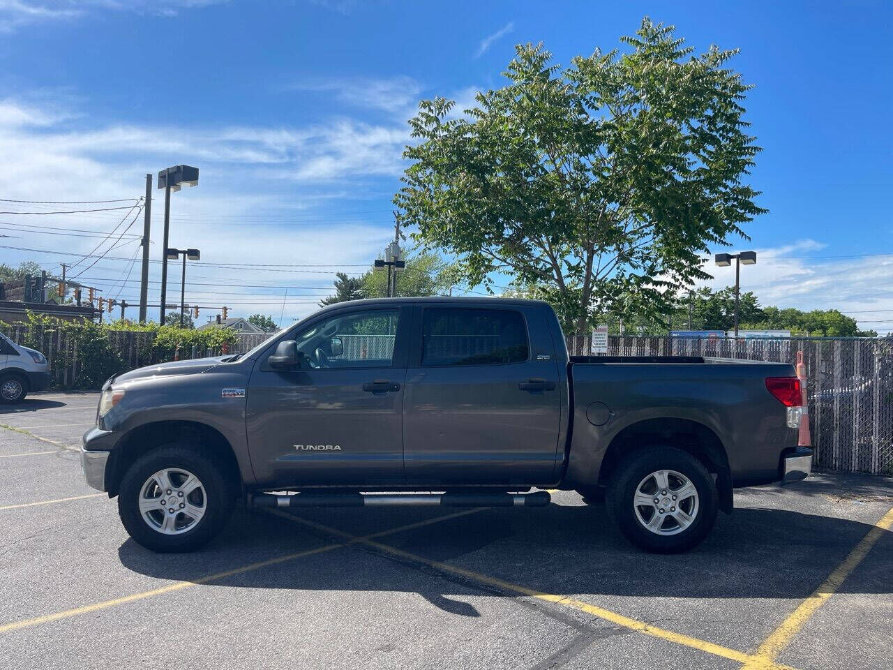 2011 TOYOTA Tundra
