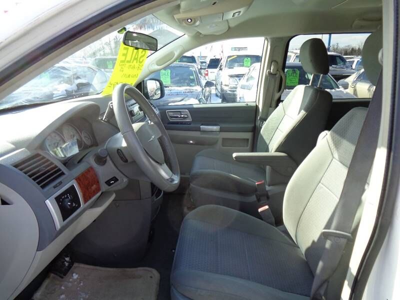 2008 CHRYSLER Town and Country