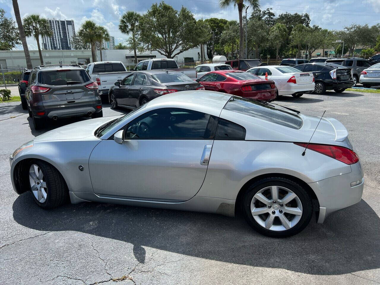 2004 NISSAN 350Z