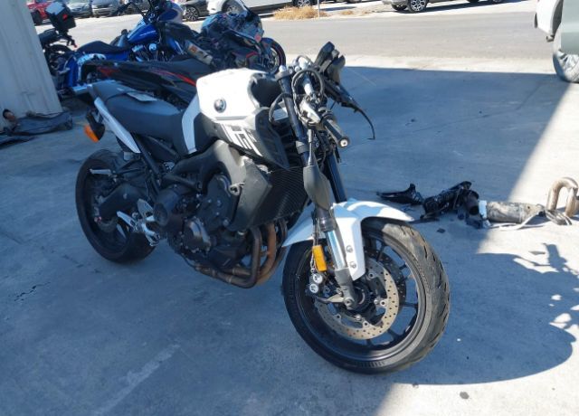 YAMAHA