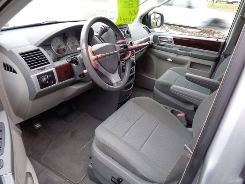 2010 CHRYSLER Town and Country