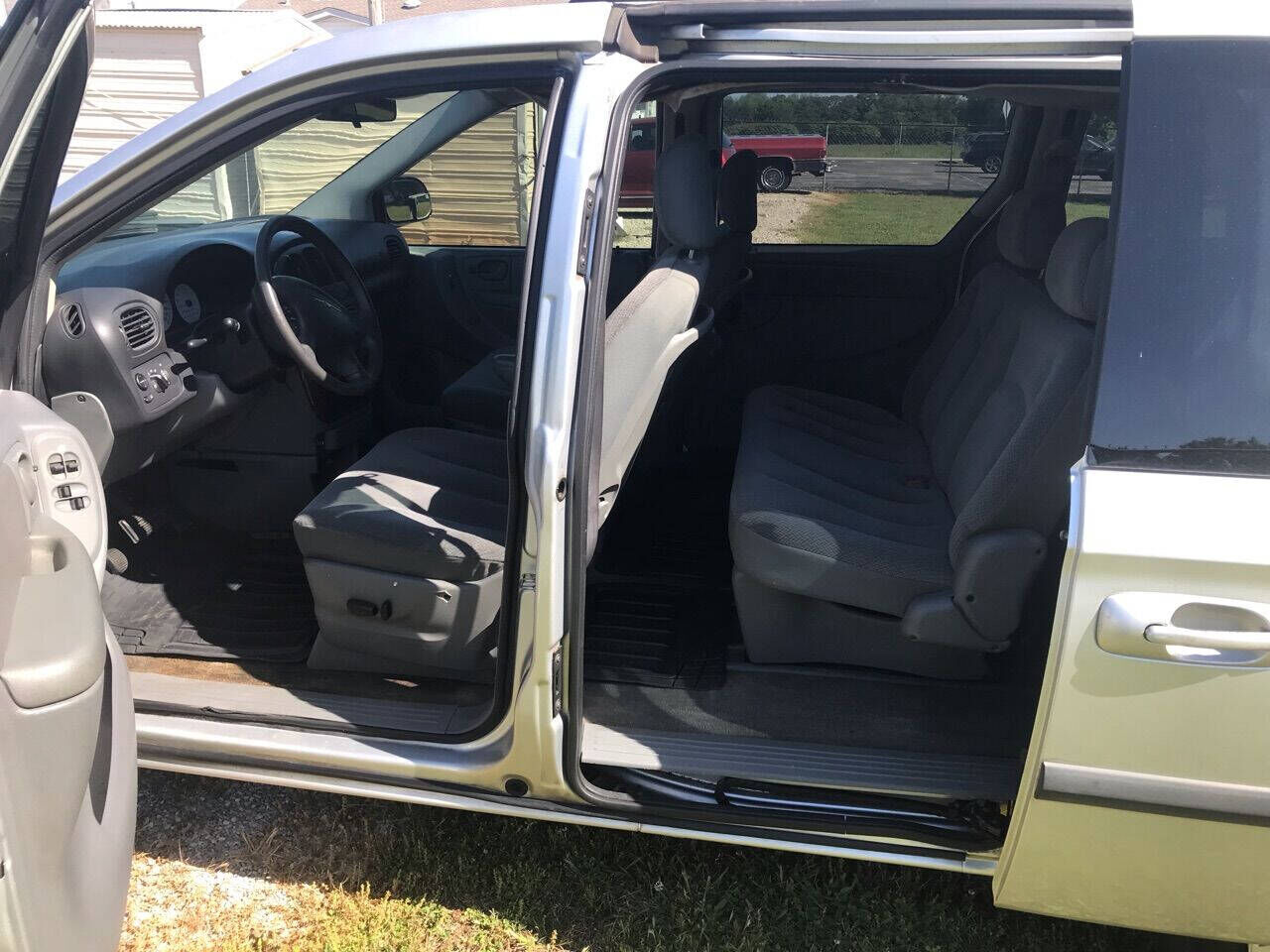 2005 CHRYSLER Town and Country