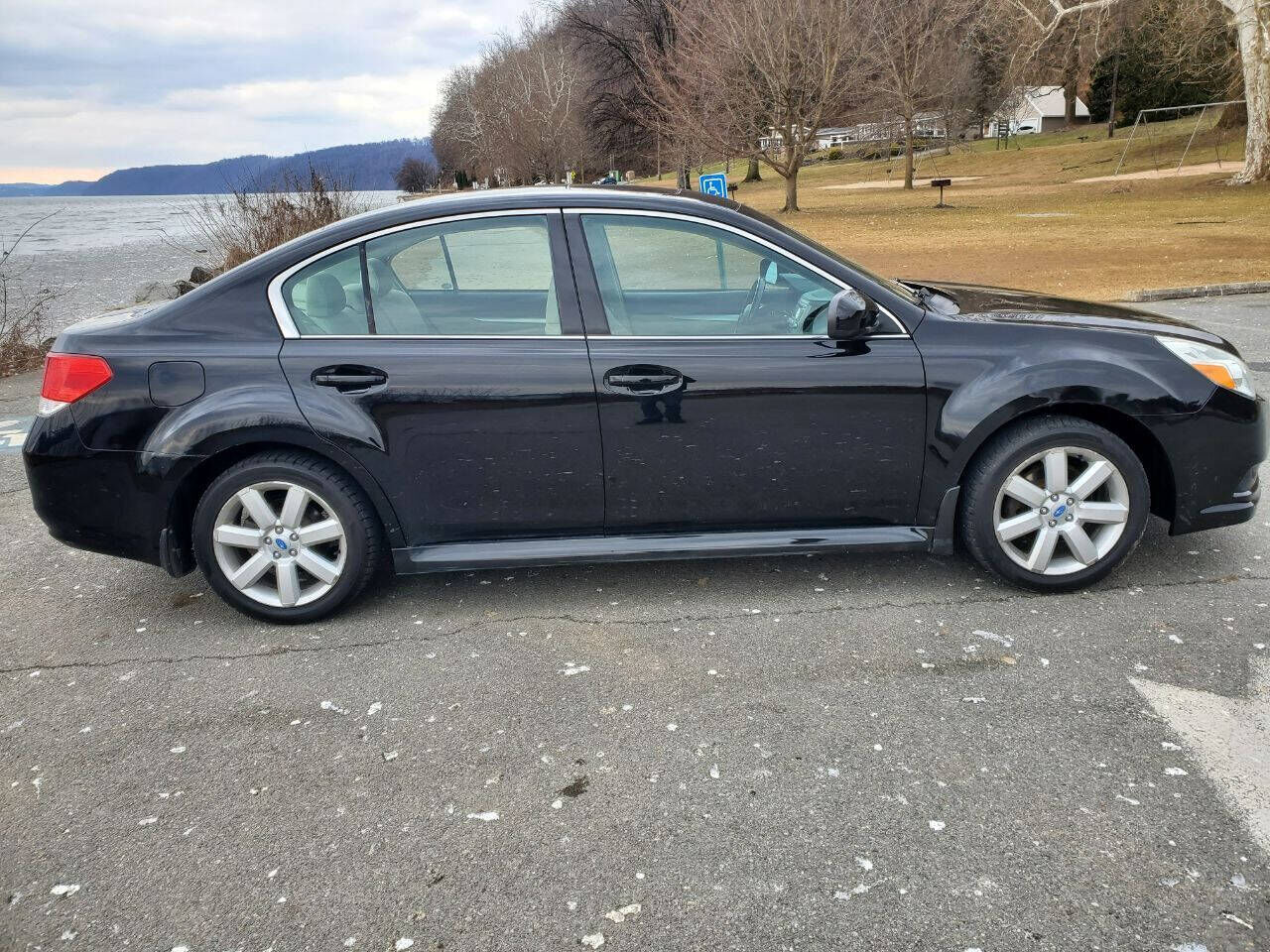 2012 SUBARU Legacy