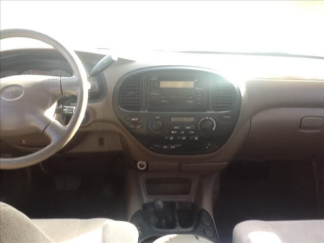 2002 TOYOTA Sequoia