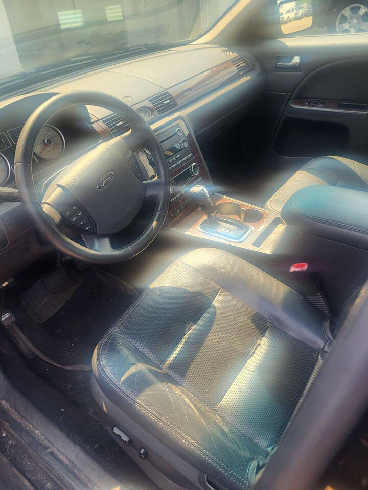 2008 FORD Taurus