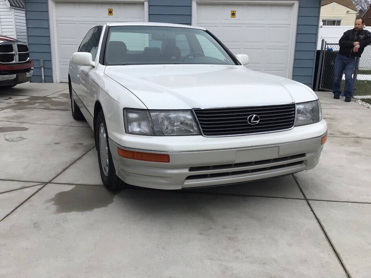Lexus LS