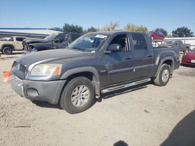 Mitsubishi Raider
