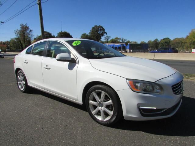 2016 VOLVO S60