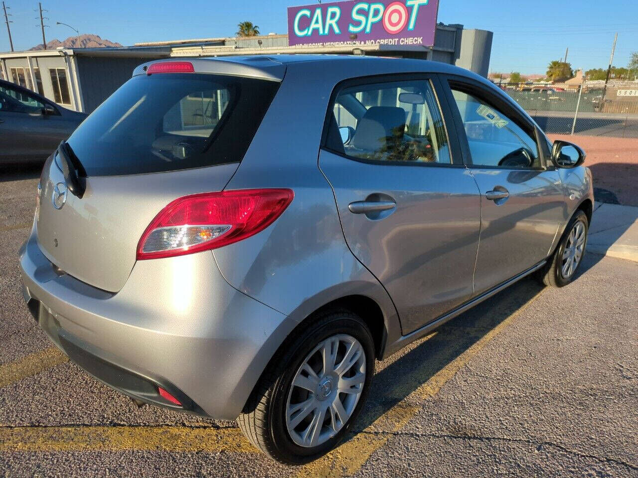 2012 MAZDA Mazda2