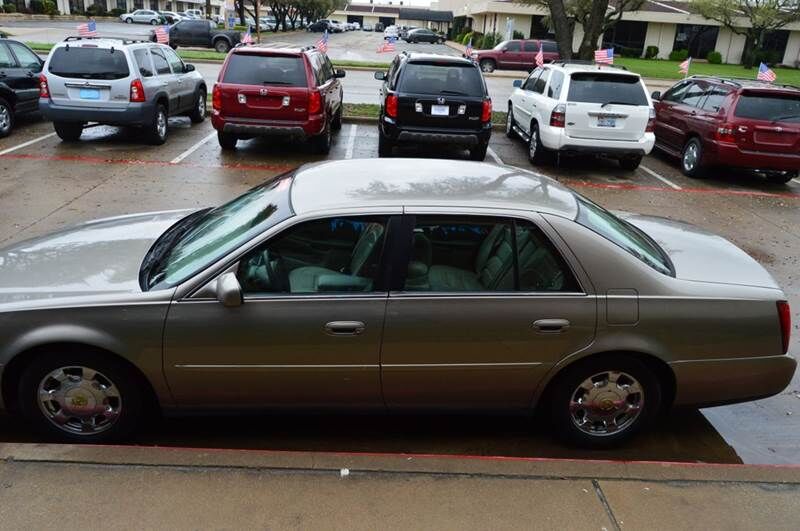 2002 CADILLAC Deville