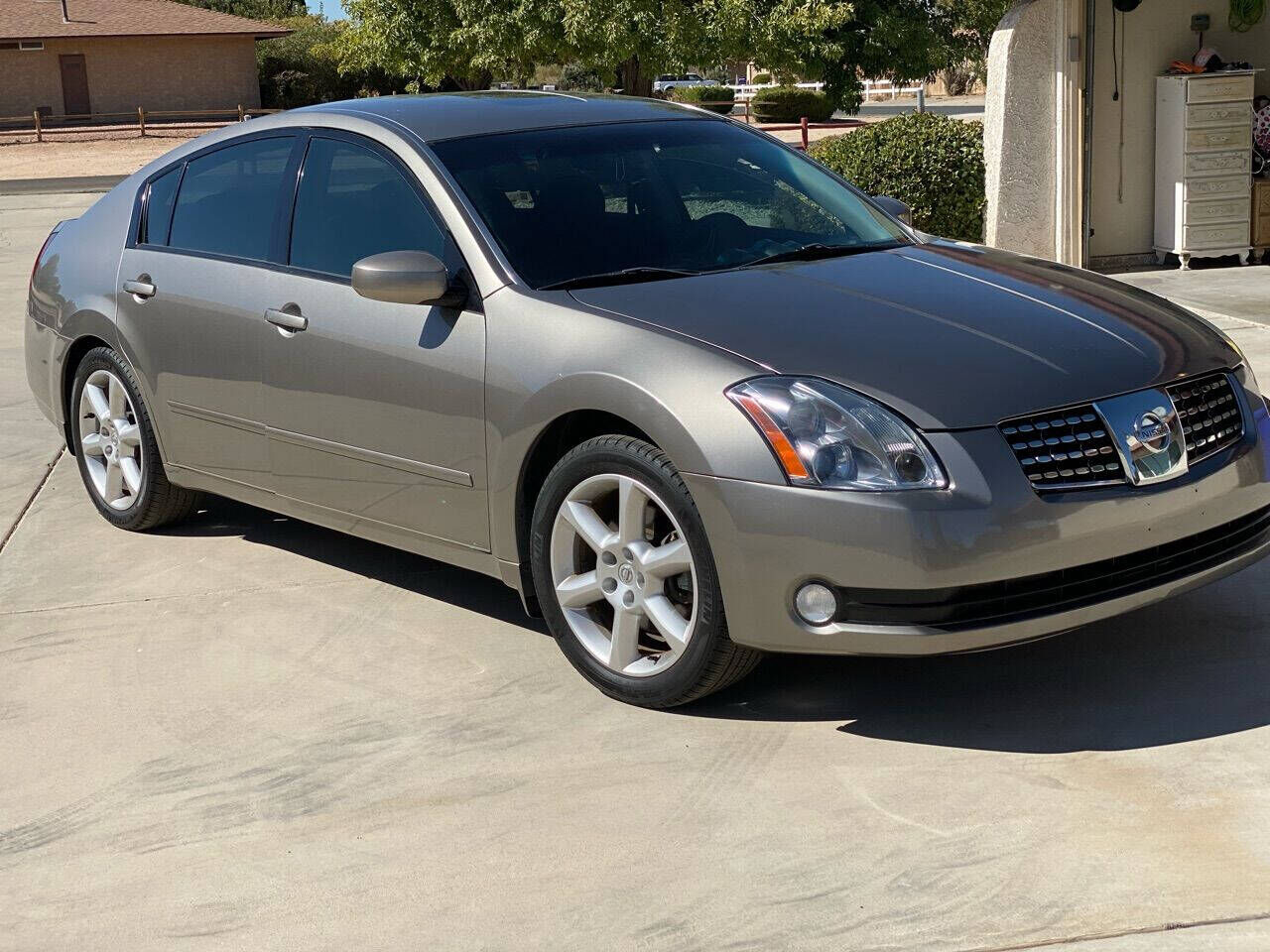 2004 NISSAN Maxima