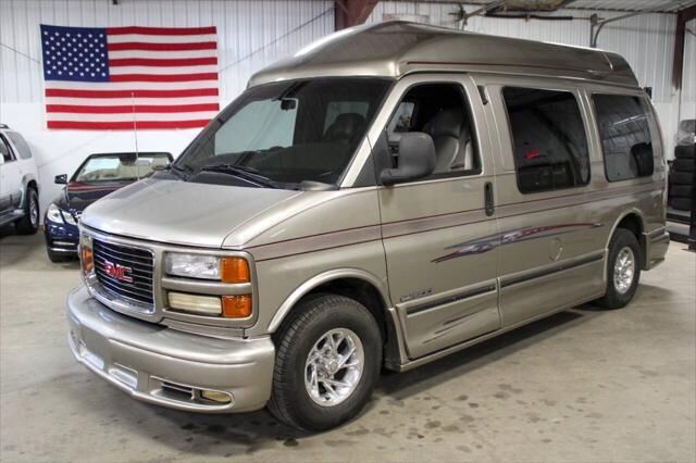 GMC Savana