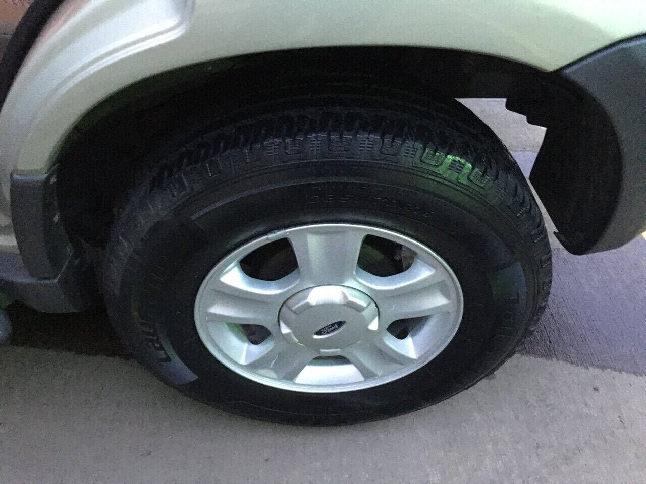 2003 FORD Escape