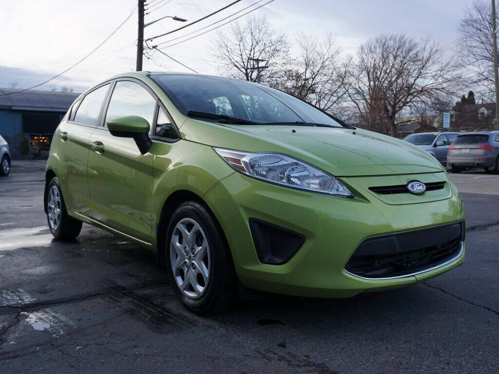 2011 FORD Fiesta