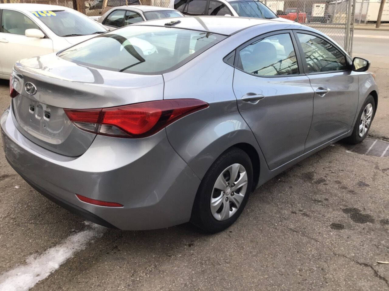2016 HYUNDAI Elantra