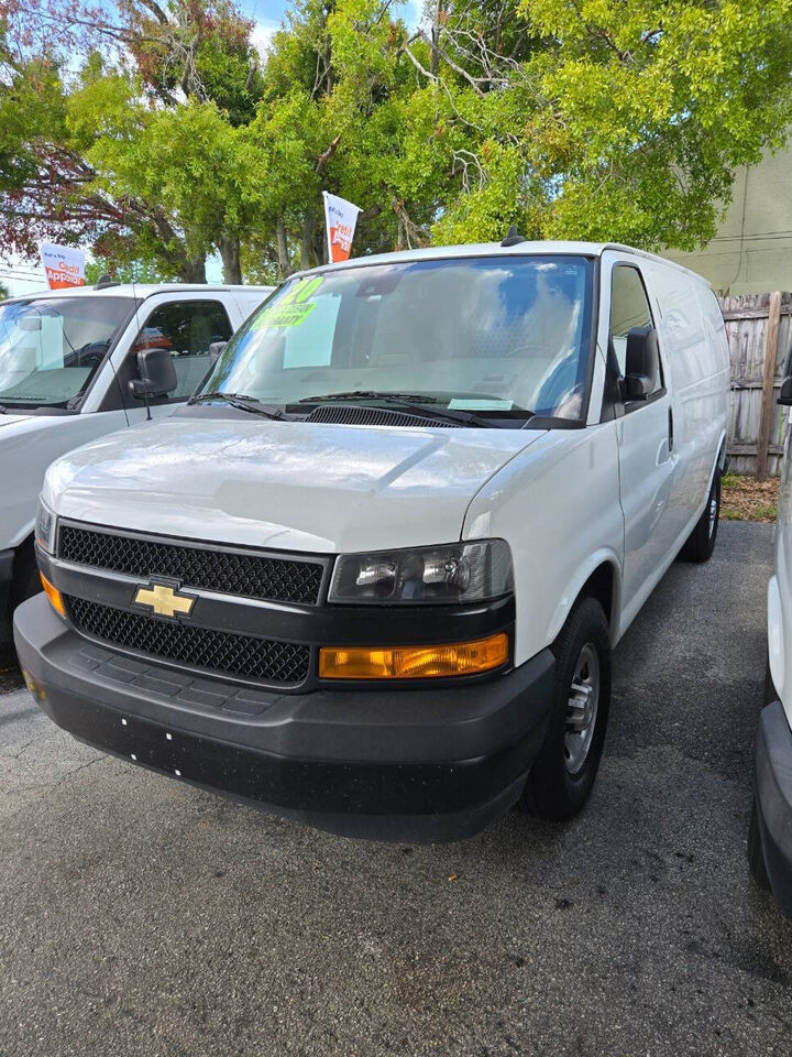 2020 CHEVROLET Express