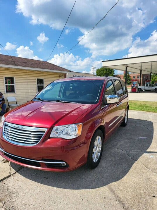 2011 CHRYSLER Town and Country