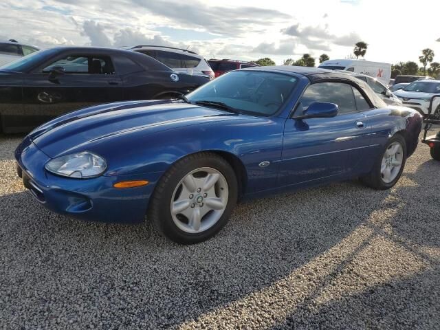Jaguar XK8