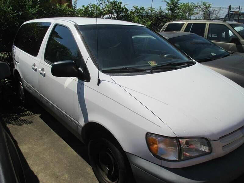 1999 TOYOTA Sienna