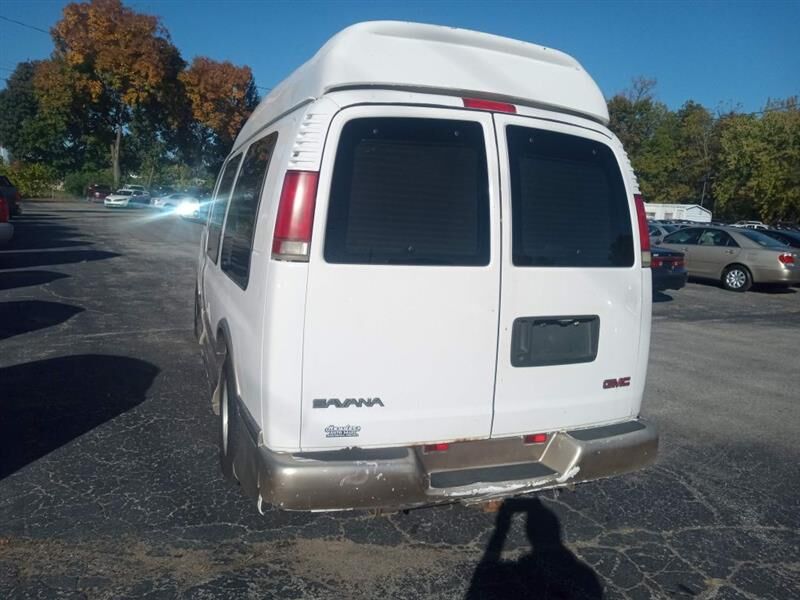 GMC Savana