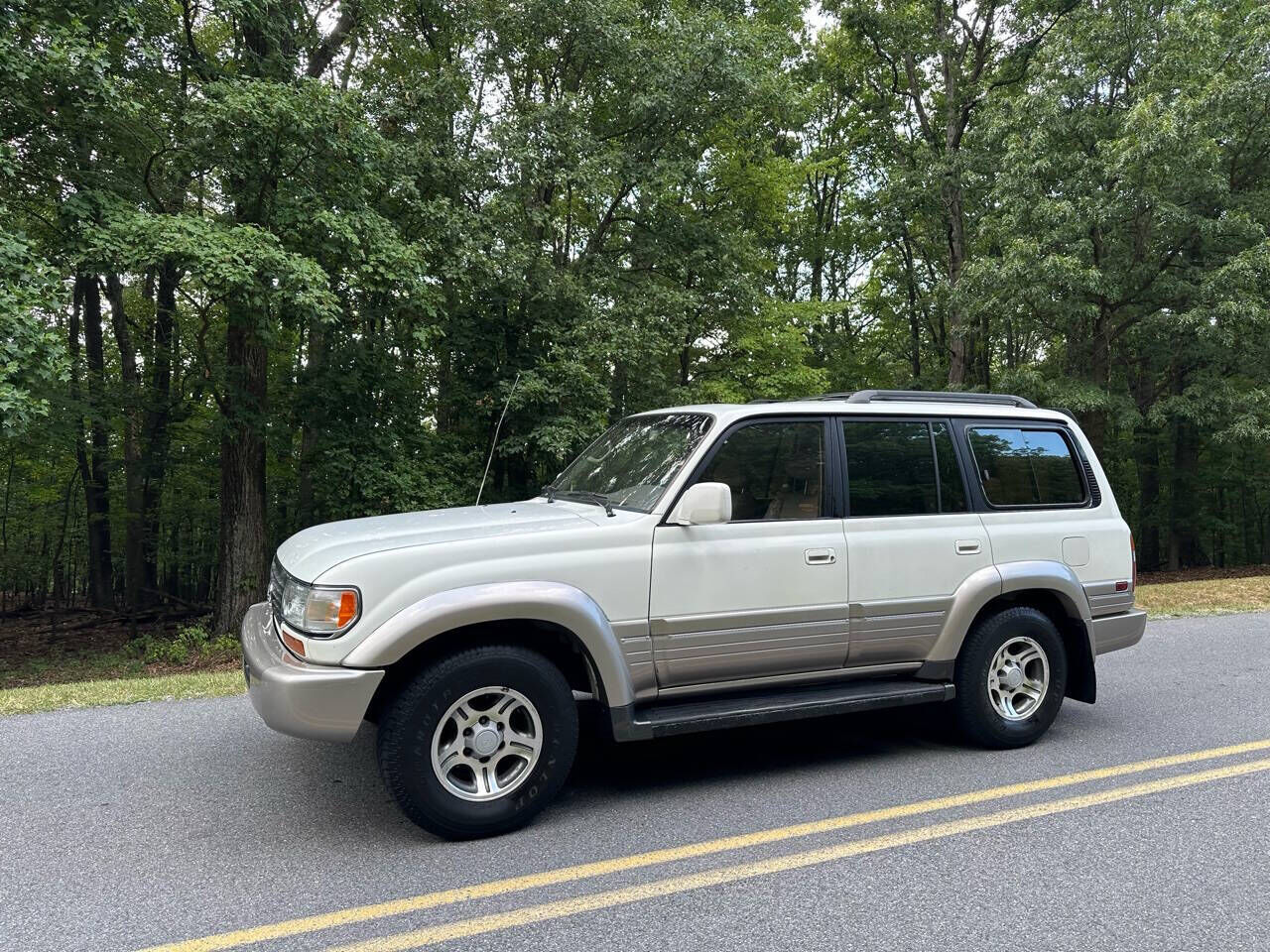 Lexus LX