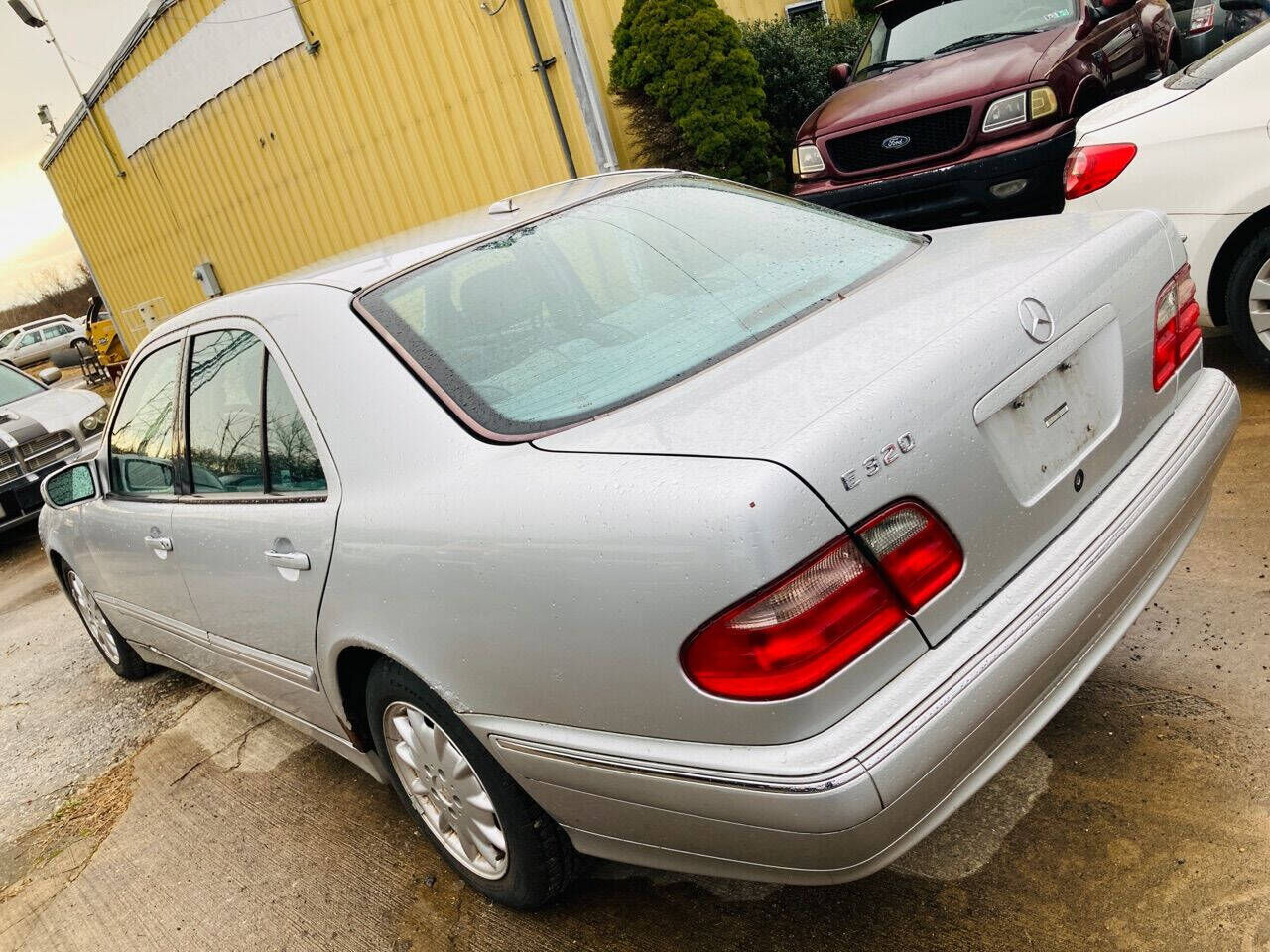 2001 MERCEDES-BENZ E-Class