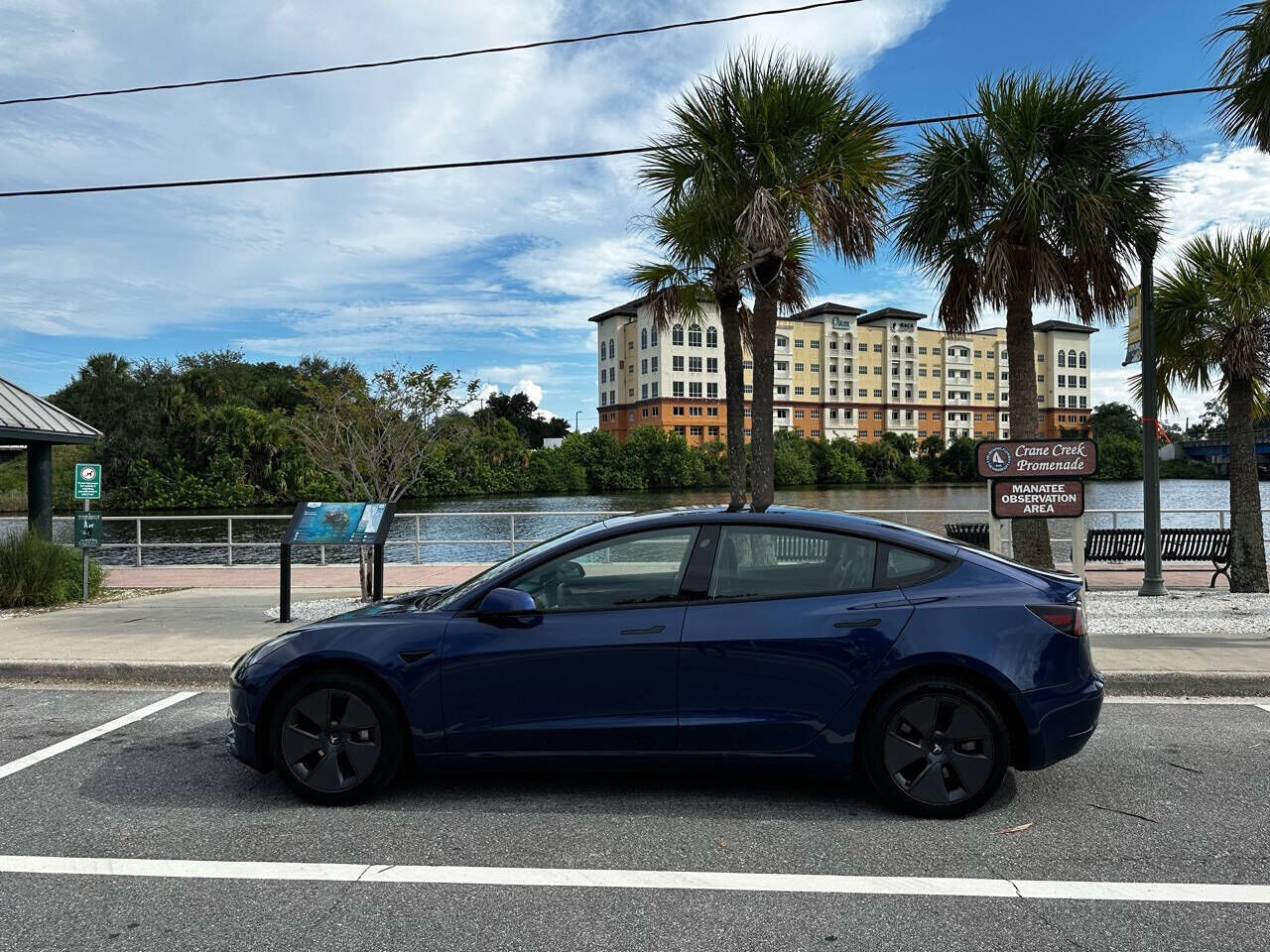2023 TESLA Model 3