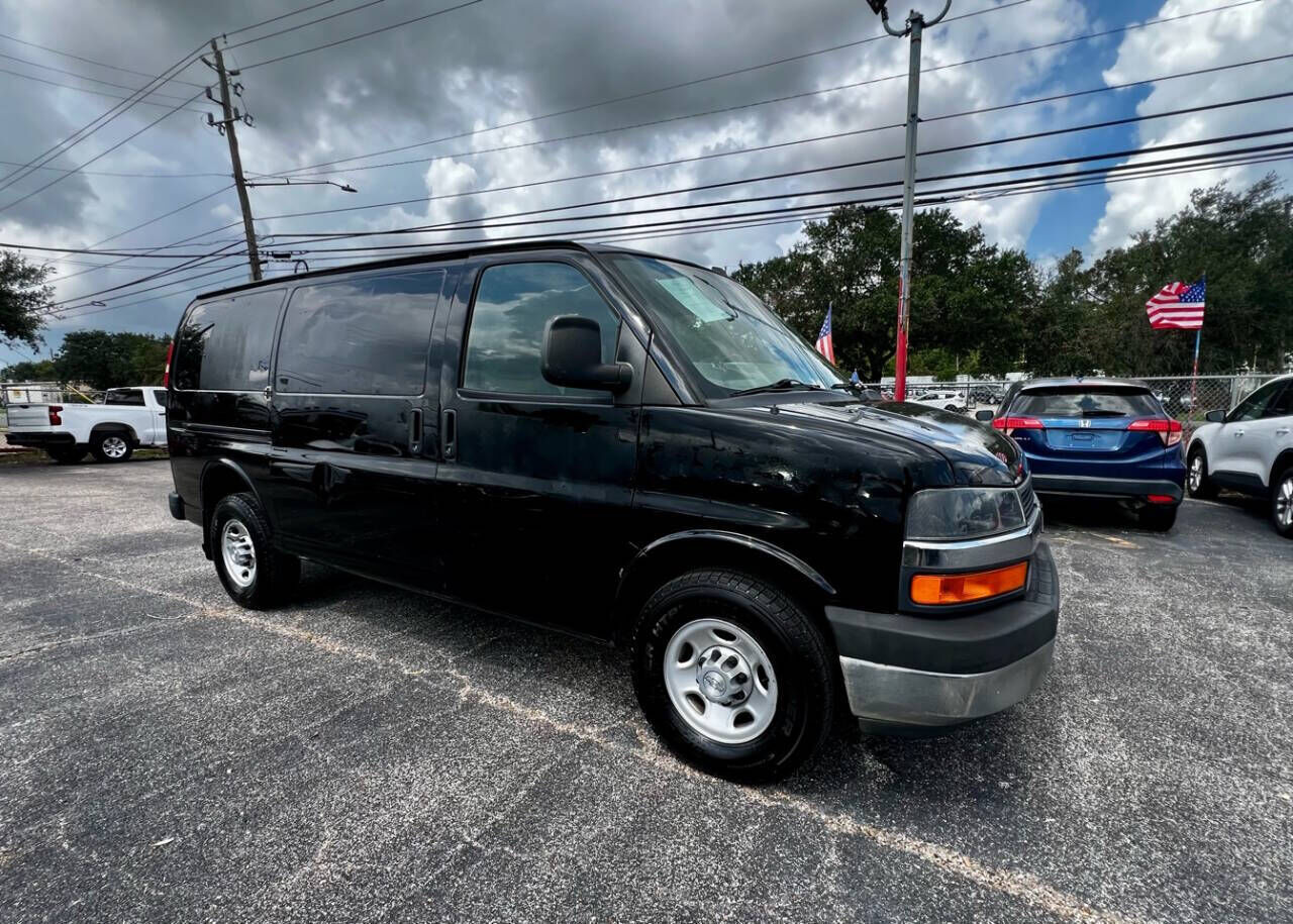 2017 CHEVROLET Express