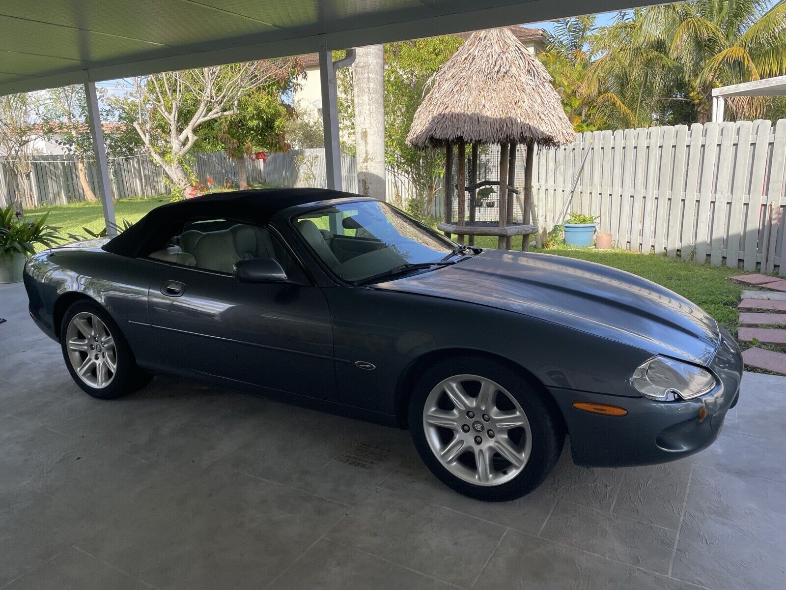 Jaguar XK8