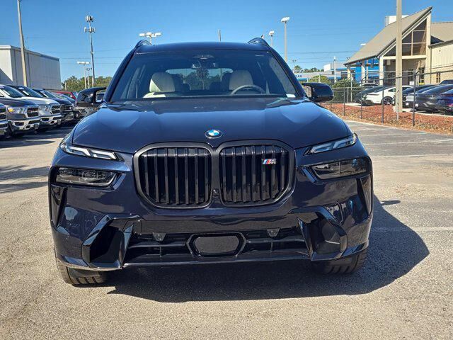 2025 BMW X7