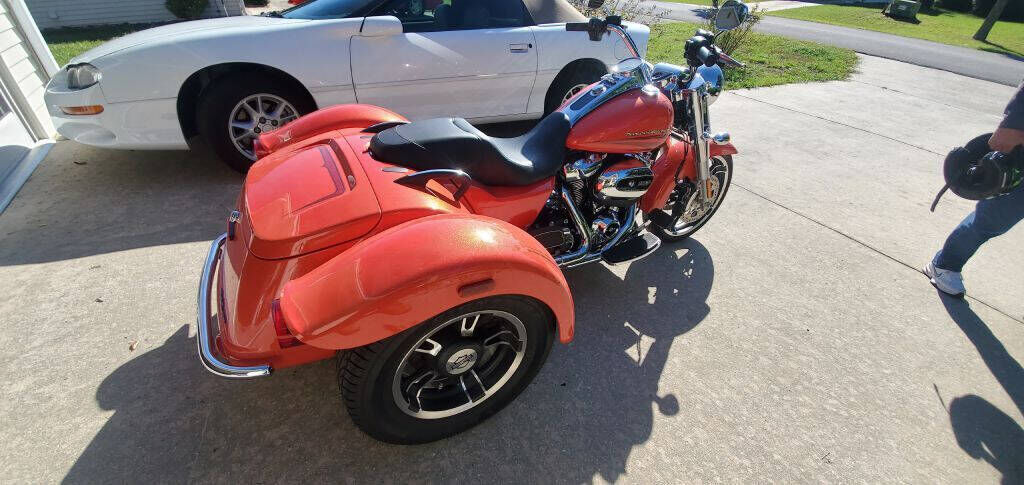 2017 HARLEY DAVIDSON FLRT / Freewheeler
