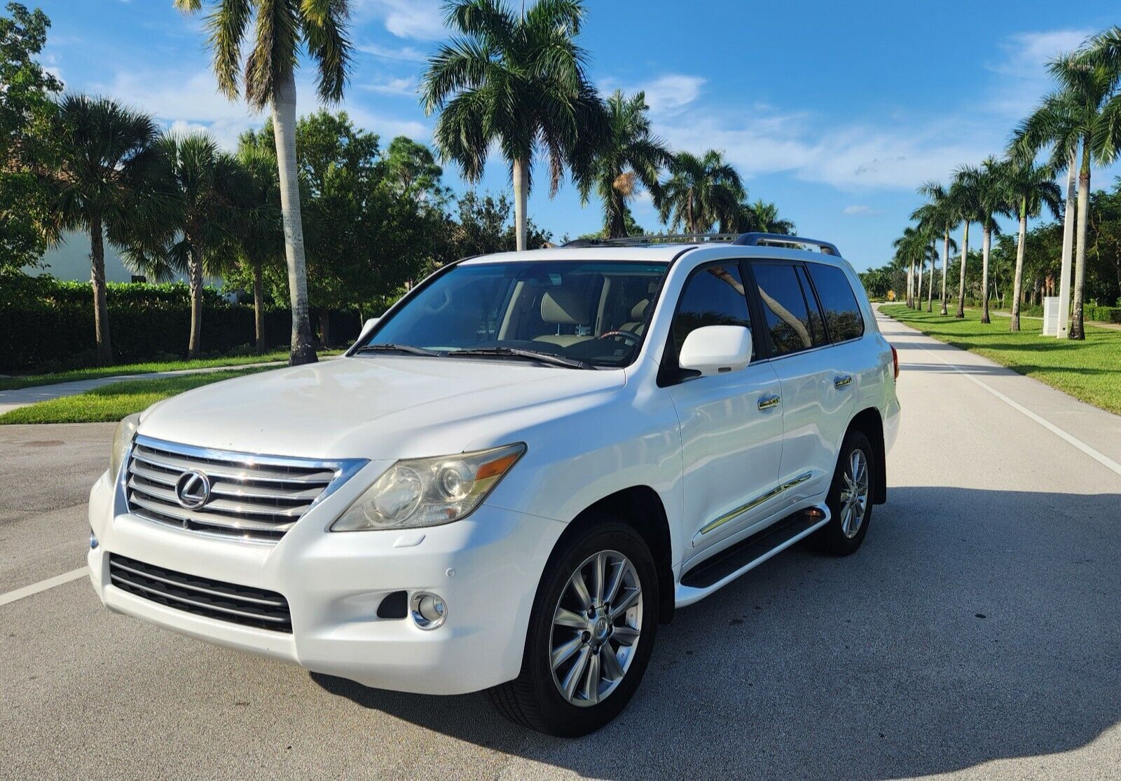 Lexus LX