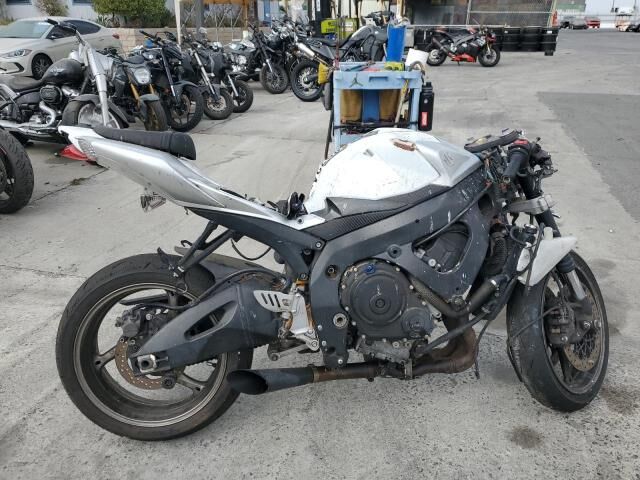 Suzuki GSX-R750