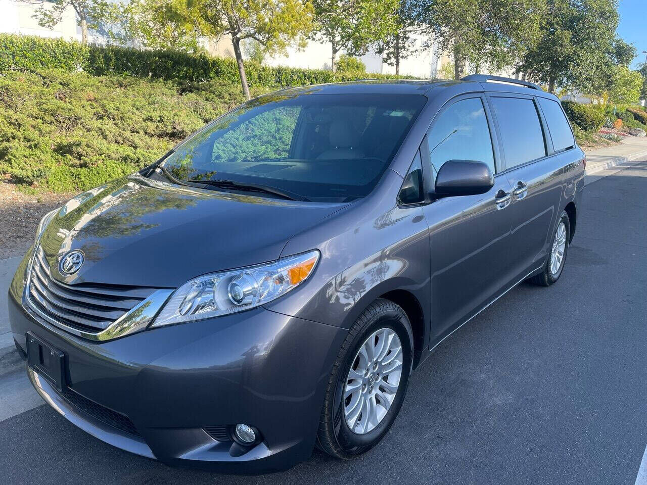 2015 TOYOTA Sienna