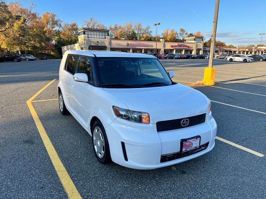 2010 TOYOTA SCION