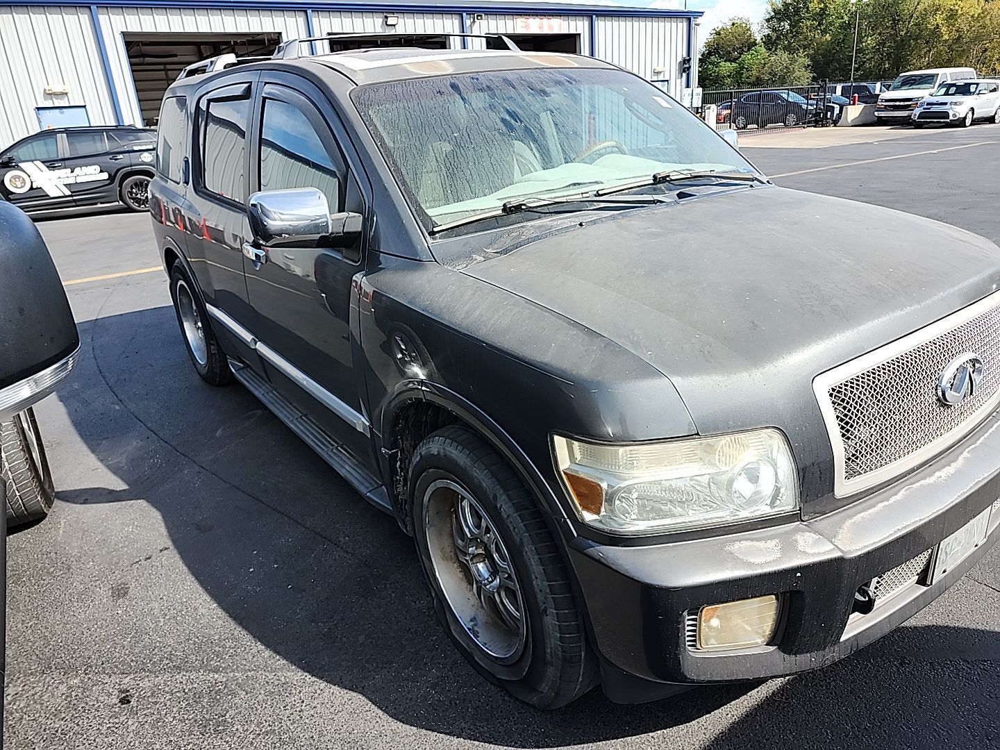 Infiniti QX56