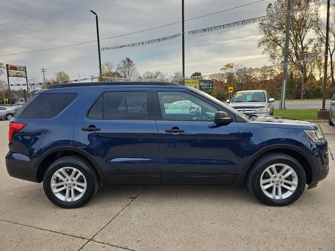 2017 FORD Explorer