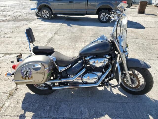 Suzuki VL800K