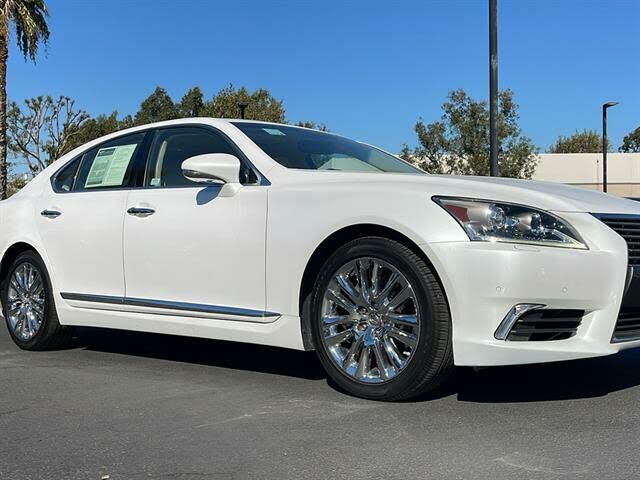 Lexus LS