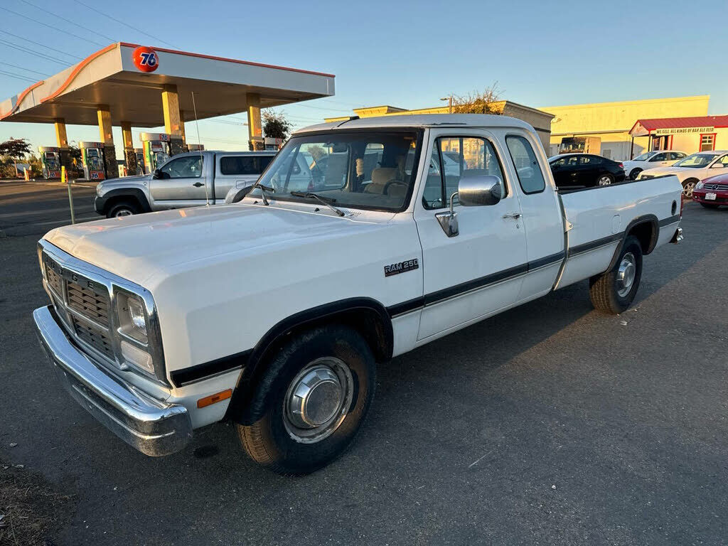 Dodge D-Series